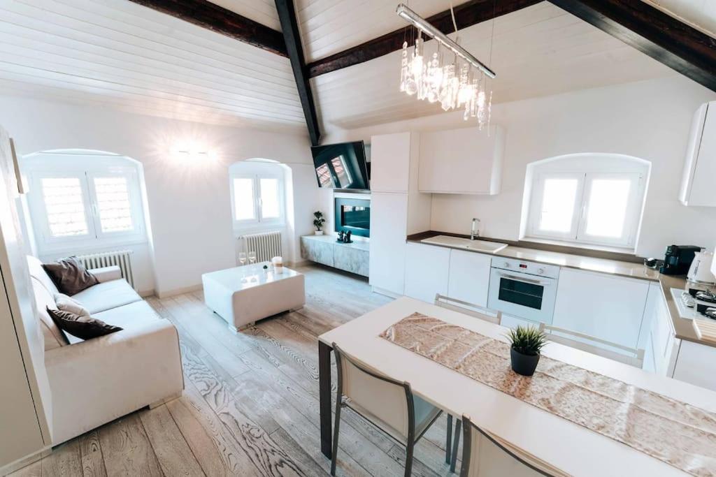 Appartamento Loft Cavour - Teatro Ariston Sanremo Esterno foto